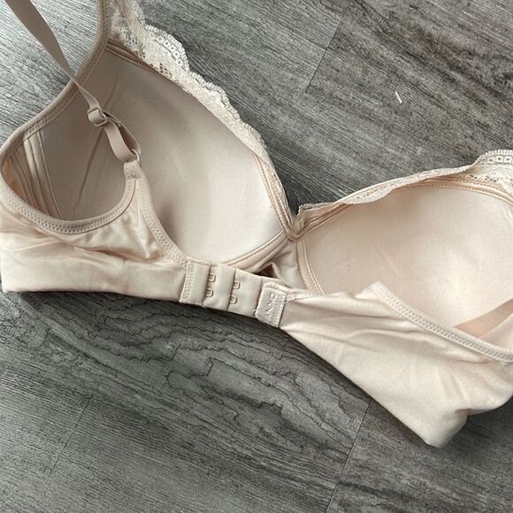 DKNY Signature Skin Wireless Bra - Picture 2 of 3